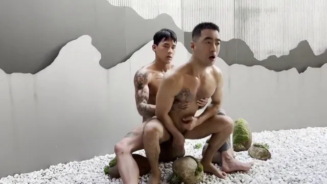 Swang & Bagelijun Discovering Zen Onsen