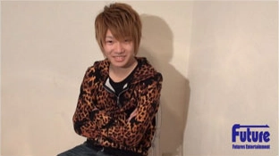 C1001577 ＜友達と遊んでいたピチピチ18才の童顔で可愛らしい学生さんをナンパしちゃいました！＞