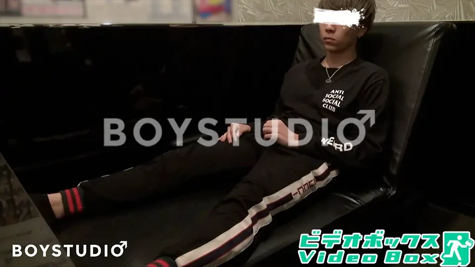 BOY-383 今どきイケメンがビデボでシコる！